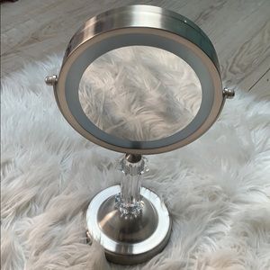 Light up vanity mirror